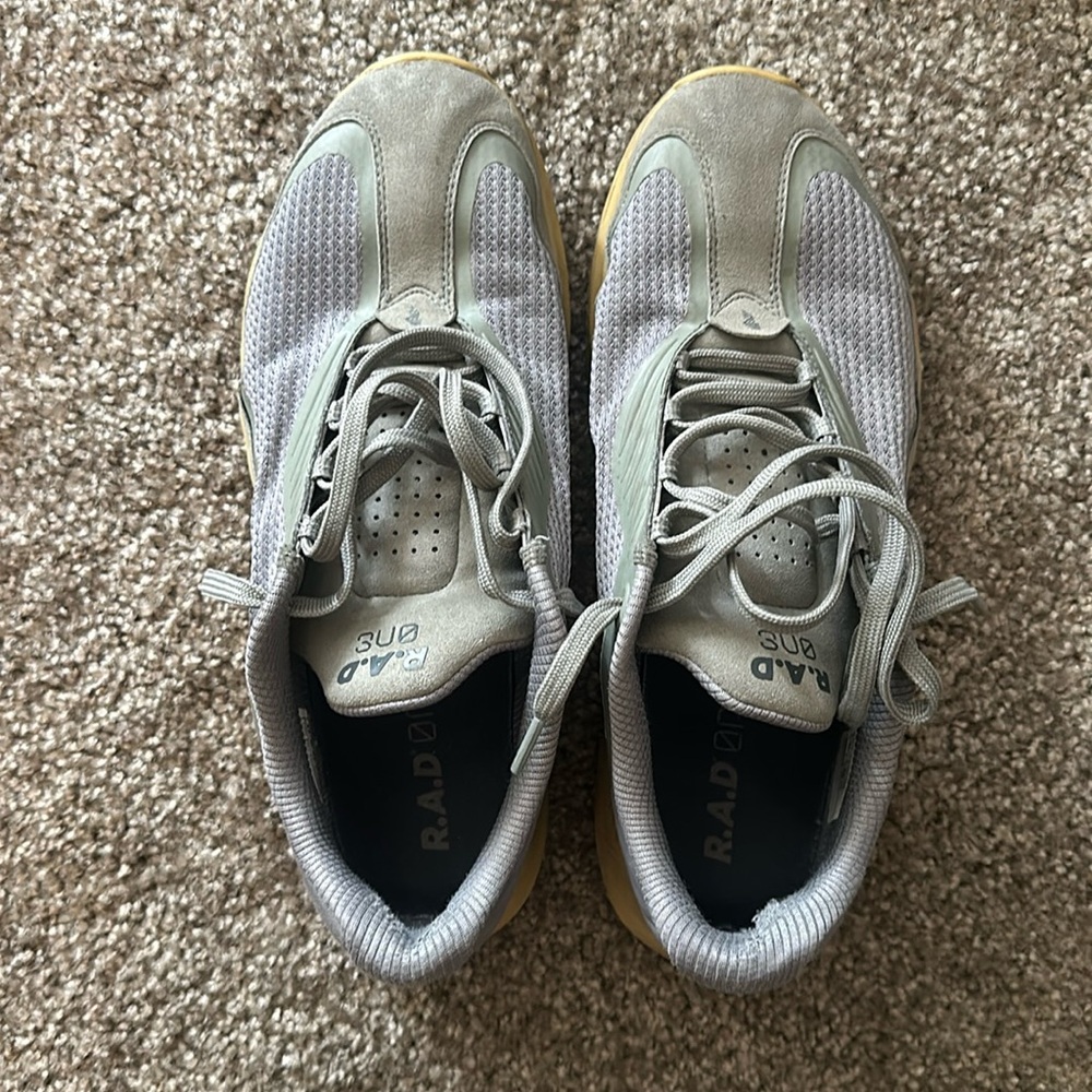 R.A.D GLOBAL (SIZE 10)